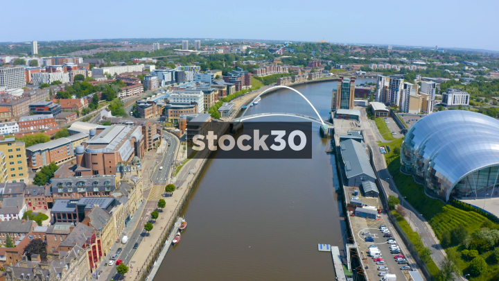 Drone Shot Flying Backwards Over The Tyne Bridge In Newcastle Upon Tyne Uk Stock30